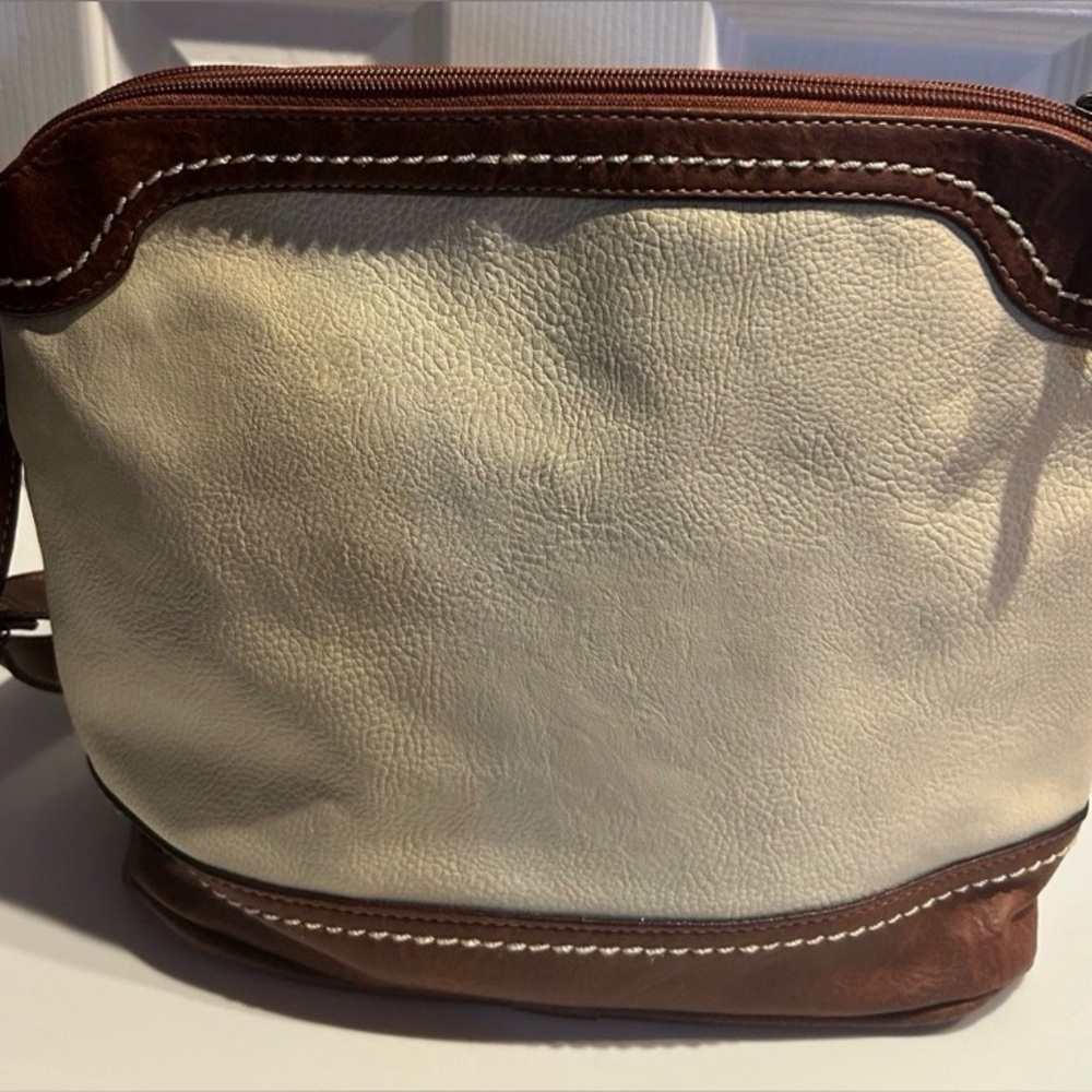 b.o.c Born Concepts Crossbody 3-Tone Purse - Picture 8 of 16